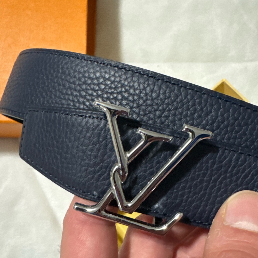 Signature Louis Vuitton reversible Belt. preowned. 100cm - Picture 3 of 8